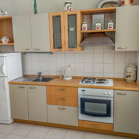 Keran 2+2 Apartamento Podgora