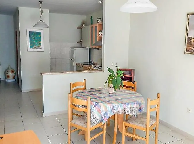 Apartamento Keran 2+2 *
